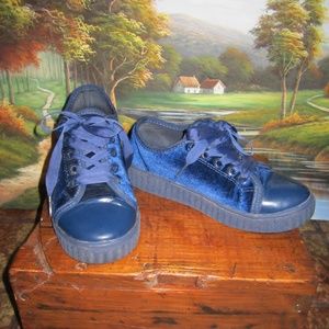 "Irelands" Dunnes Blue Velvet Toe Cap Shoes